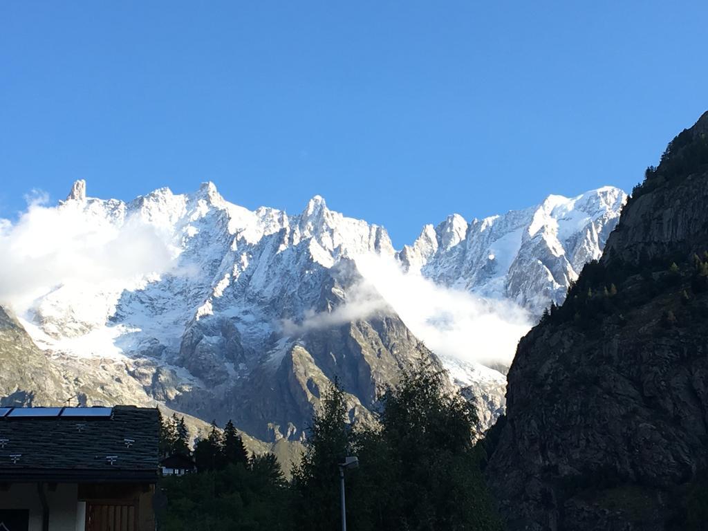 Hotel Les Jumeaux Courmayeur Eksteriør billede