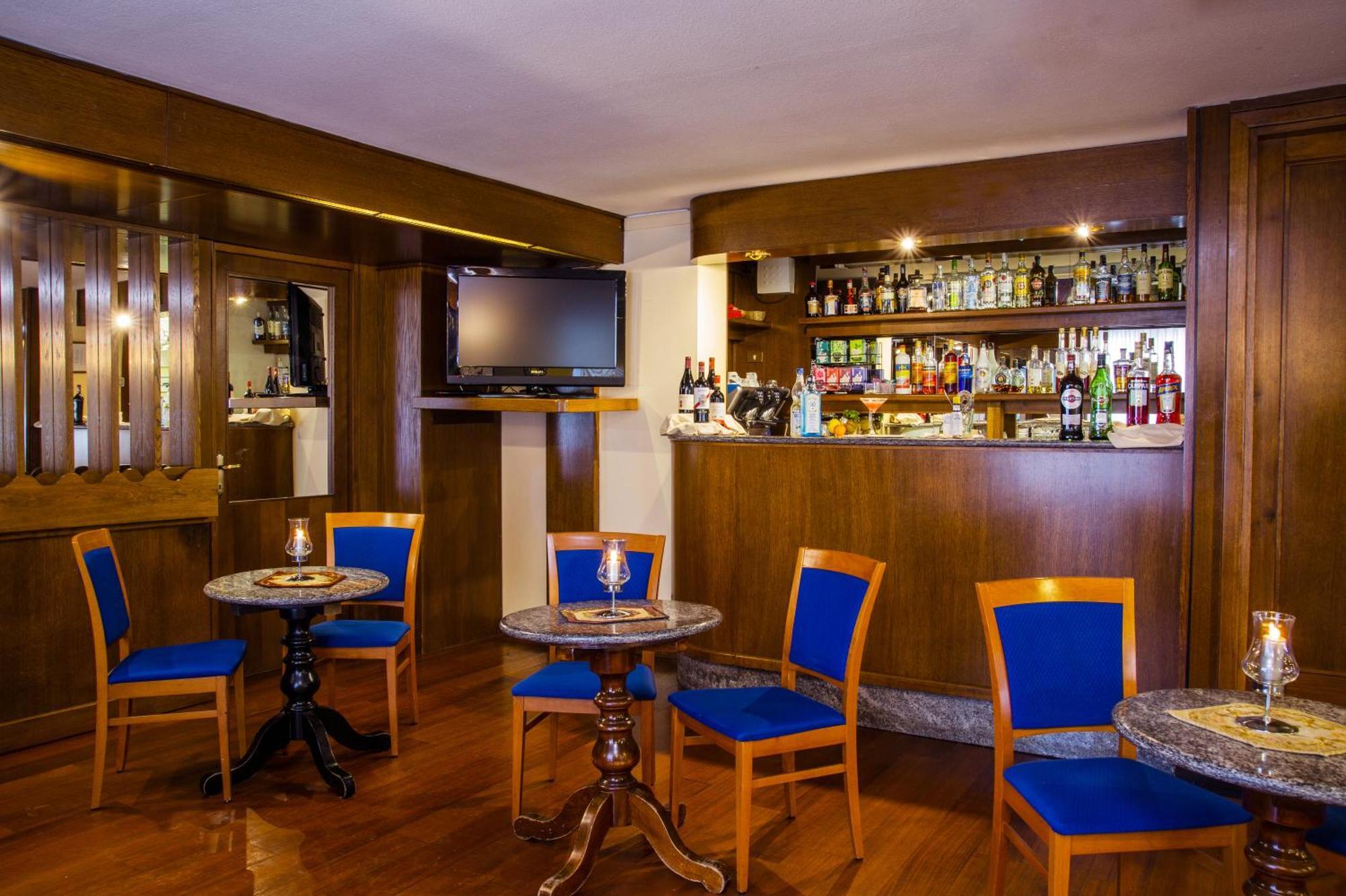 Hotel Les Jumeaux Courmayeur Eksteriør billede