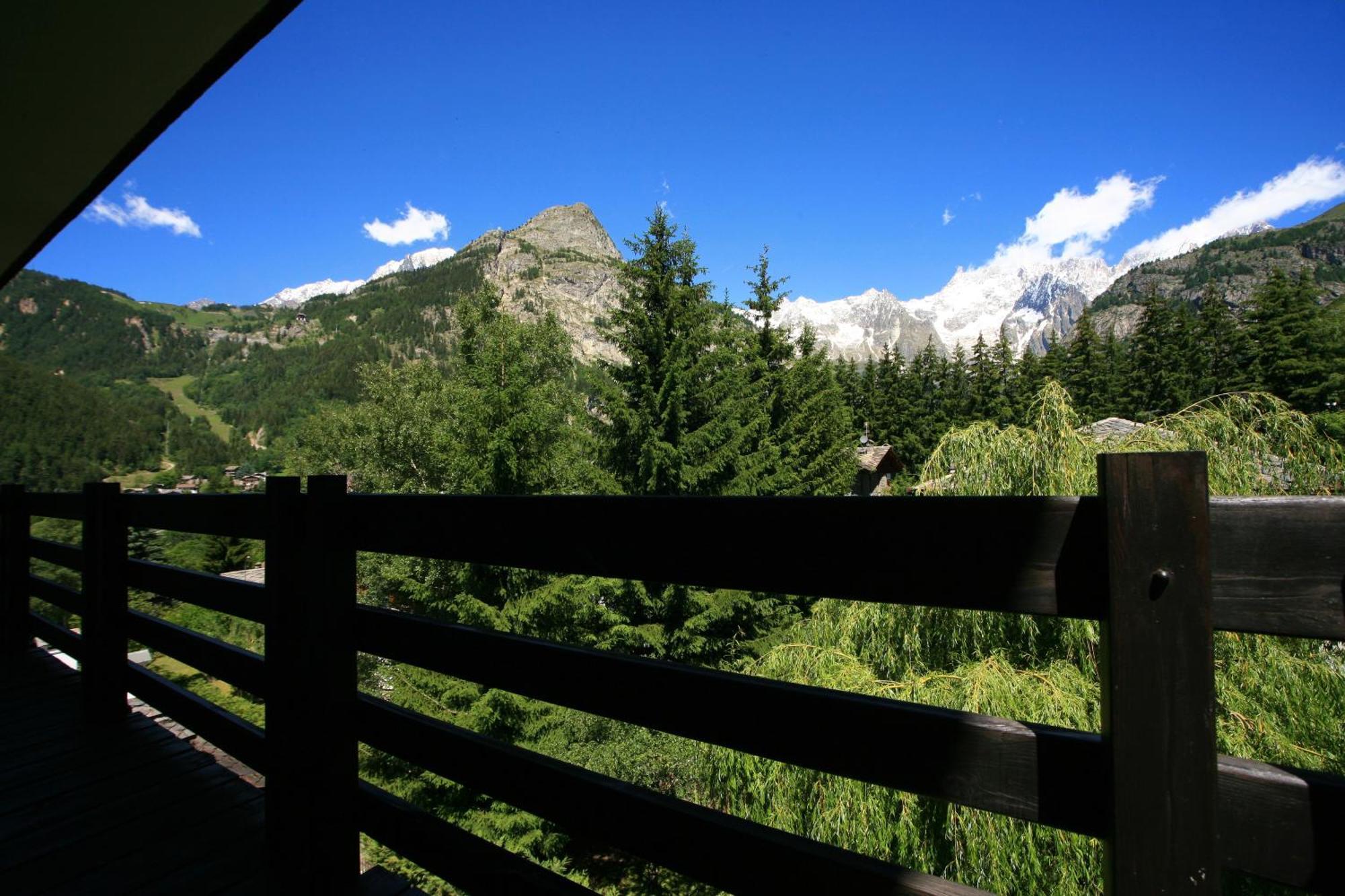 Hotel Les Jumeaux Courmayeur Eksteriør billede
