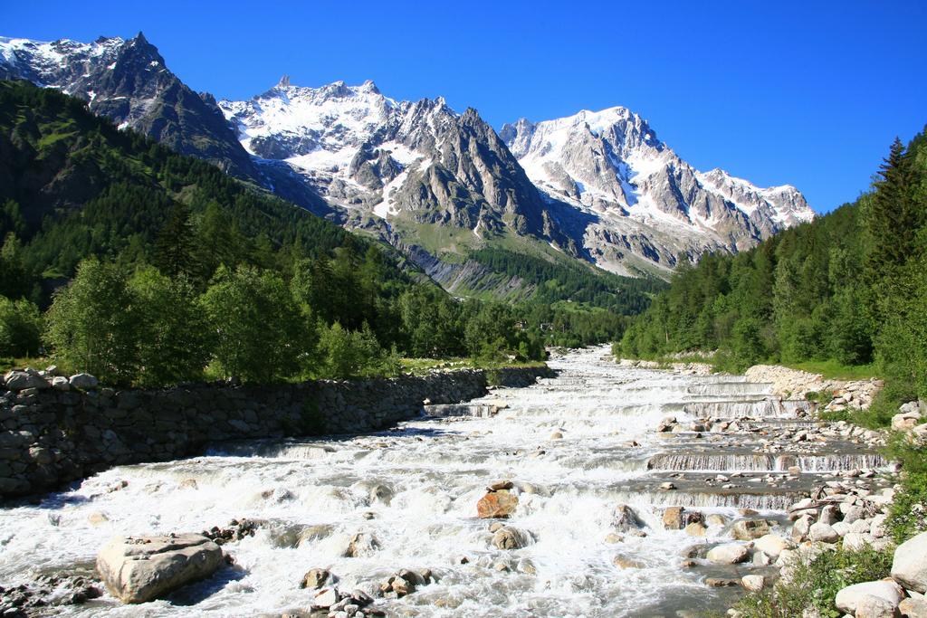 Hotel Les Jumeaux Courmayeur Eksteriør billede