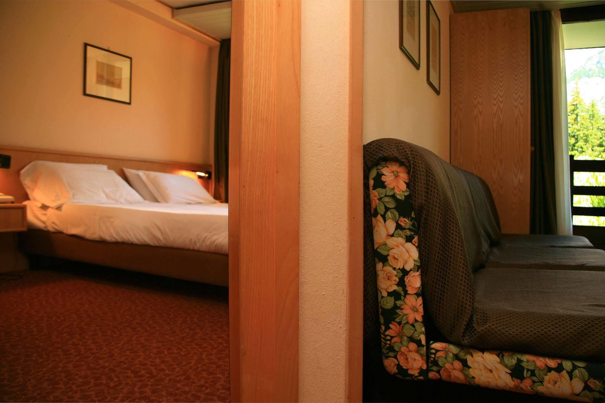 Hotel Les Jumeaux Courmayeur Eksteriør billede
